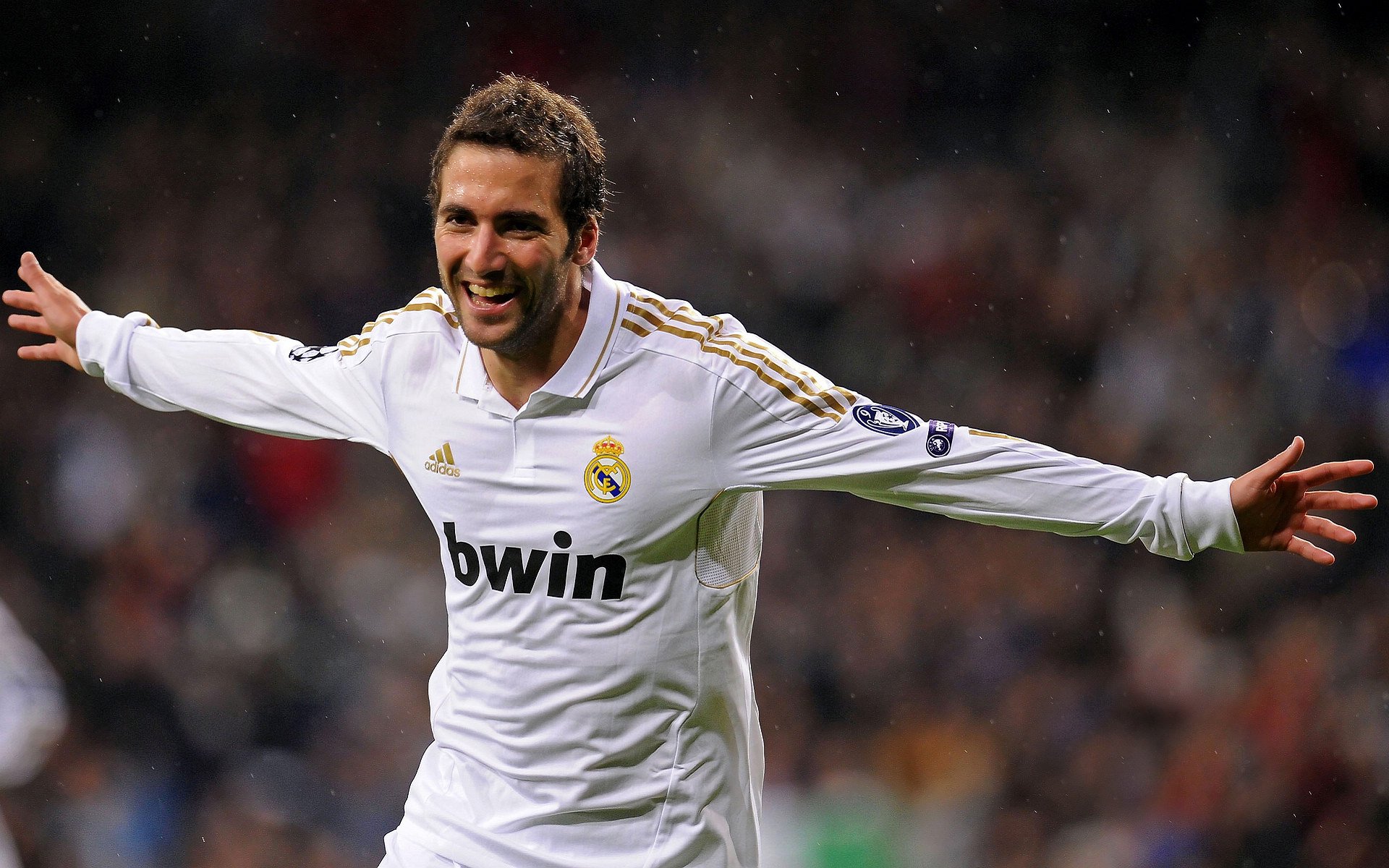 中超比赛场次增加要求球队提升阵容深度和应变能力,中超场次多少